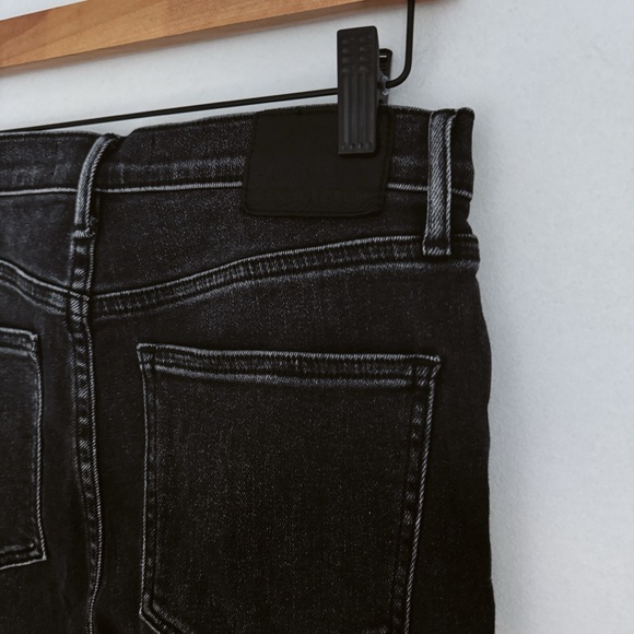 Aritzia Denim Forum Black Mid Rise Lola Skinny Jean - Size 27 - Picture 4 of 8